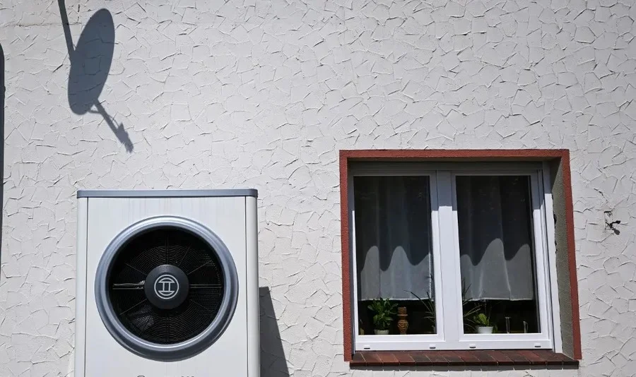 Outdoor heat pump unit